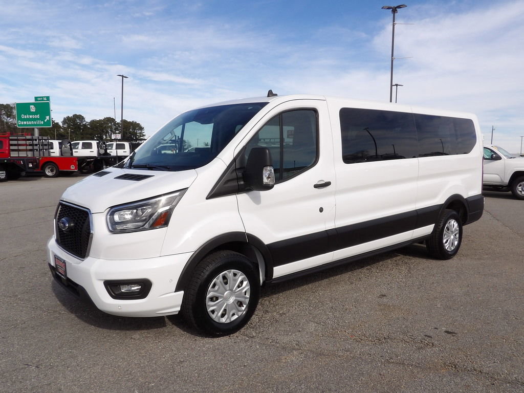 Used 2023 Ford Transit 350 XLT RWD image 3