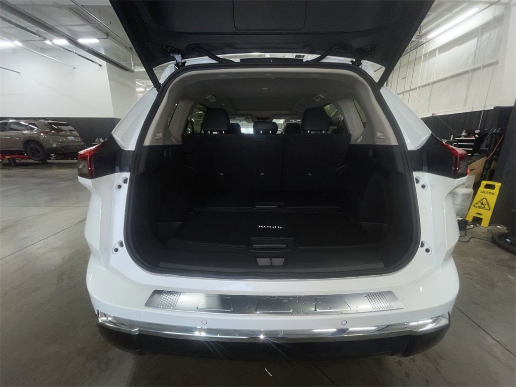 New 2026 Nissan Rogue Platinum image 24
