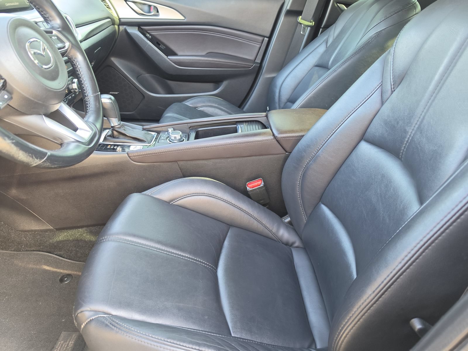 Used 2018 MAZDA MAZDA3 Touring FWD image 12
