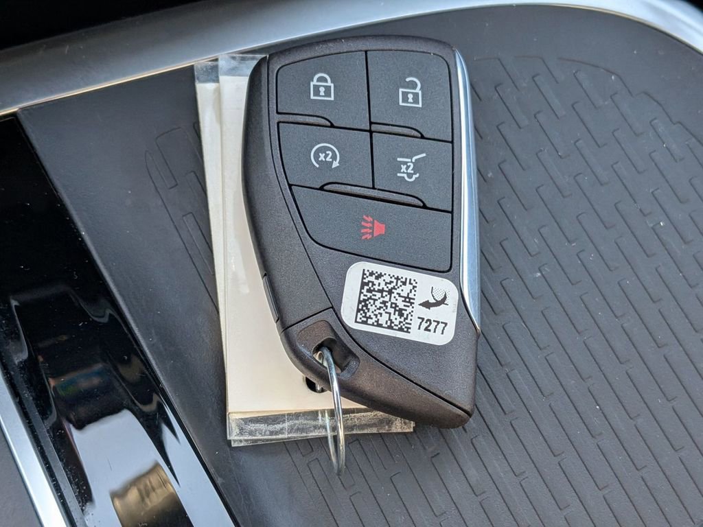 Used 2025 Buick Enclave Preferred AWD/4WD image 37