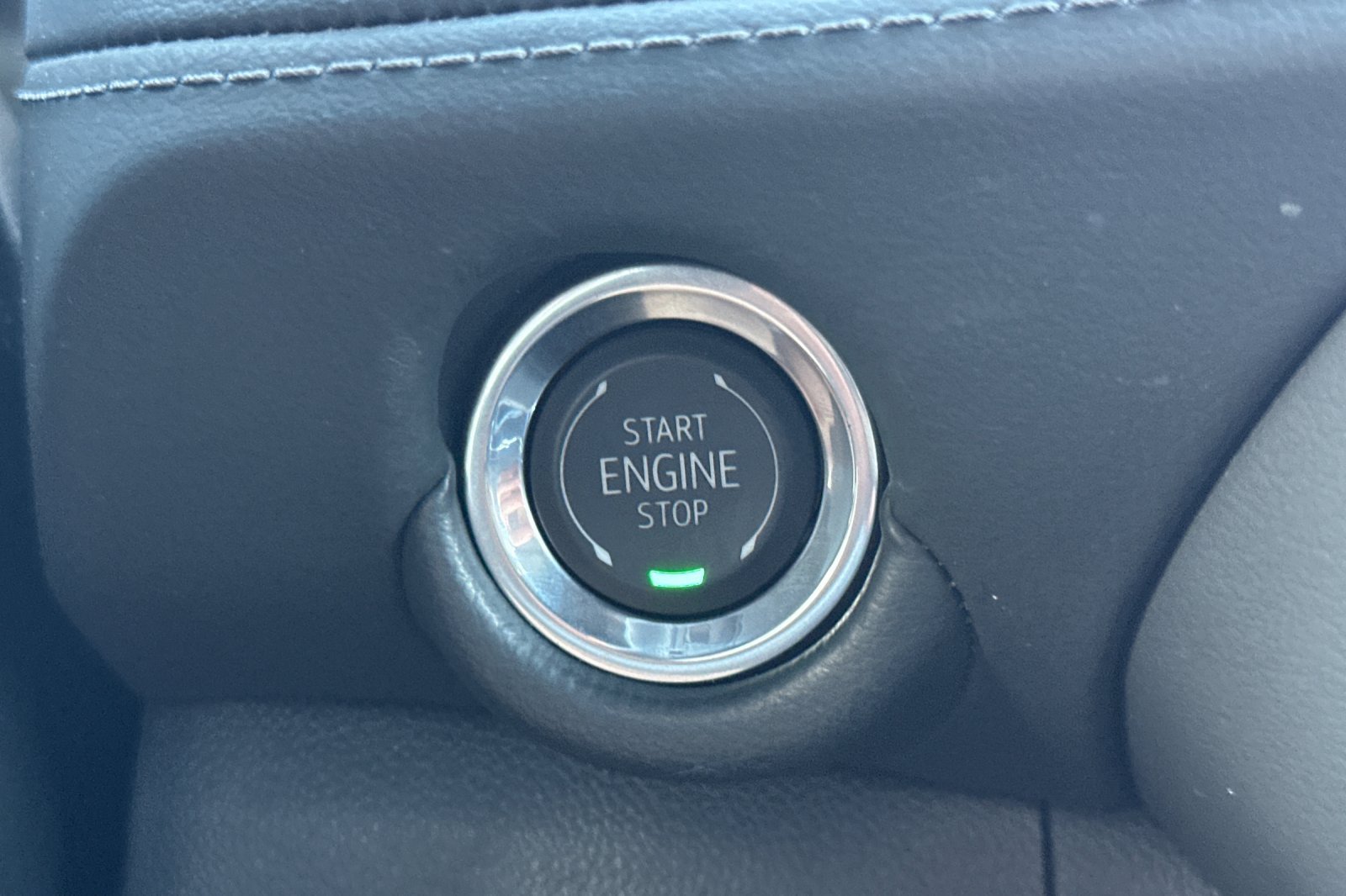 Used 2025 Chevrolet Suburban Z71 AWD/4WD image 33