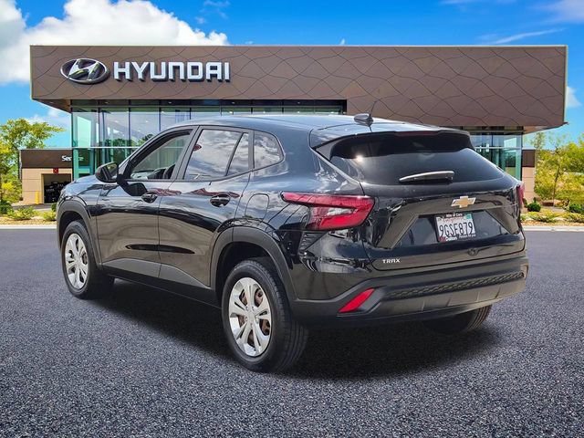 Used 2024 Chevrolet Trax LS FWD image 6