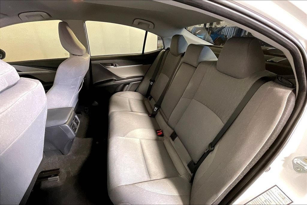 Used 2025 Toyota Camry LE FWD image 31