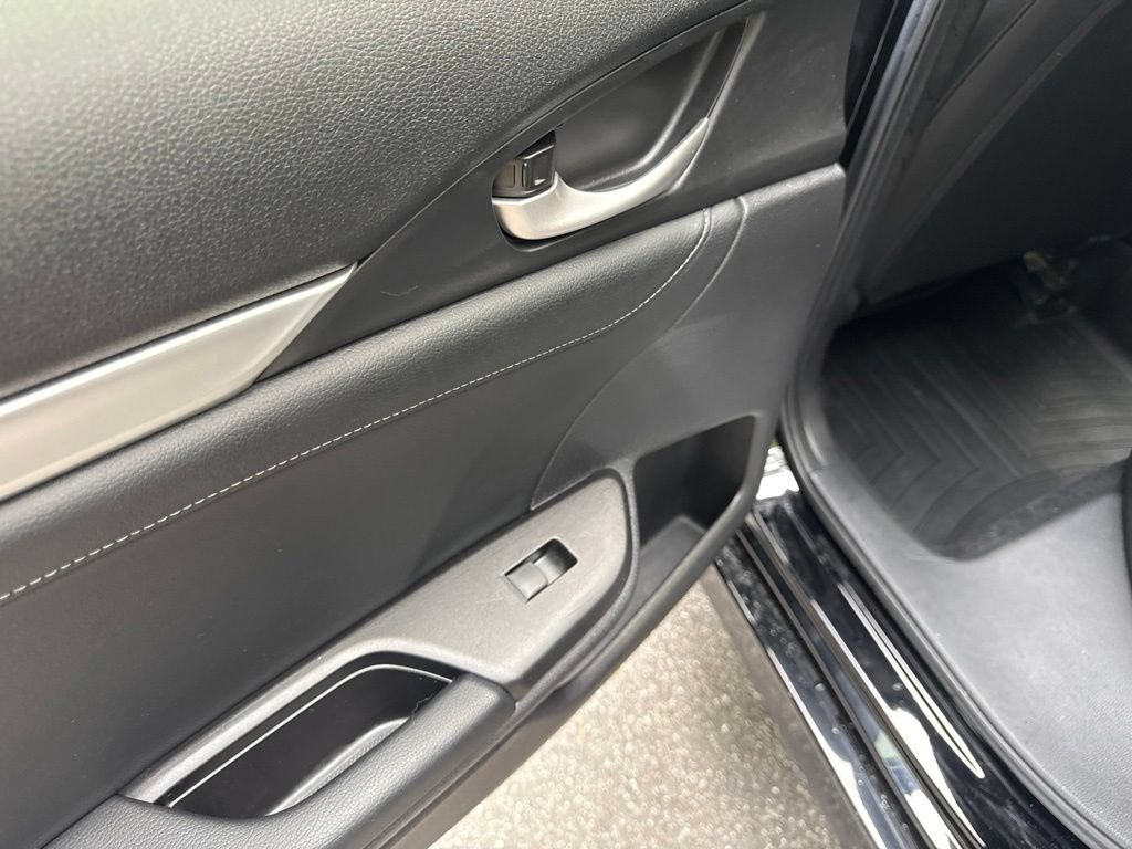 Used 2019 Honda Civic Touring image 34