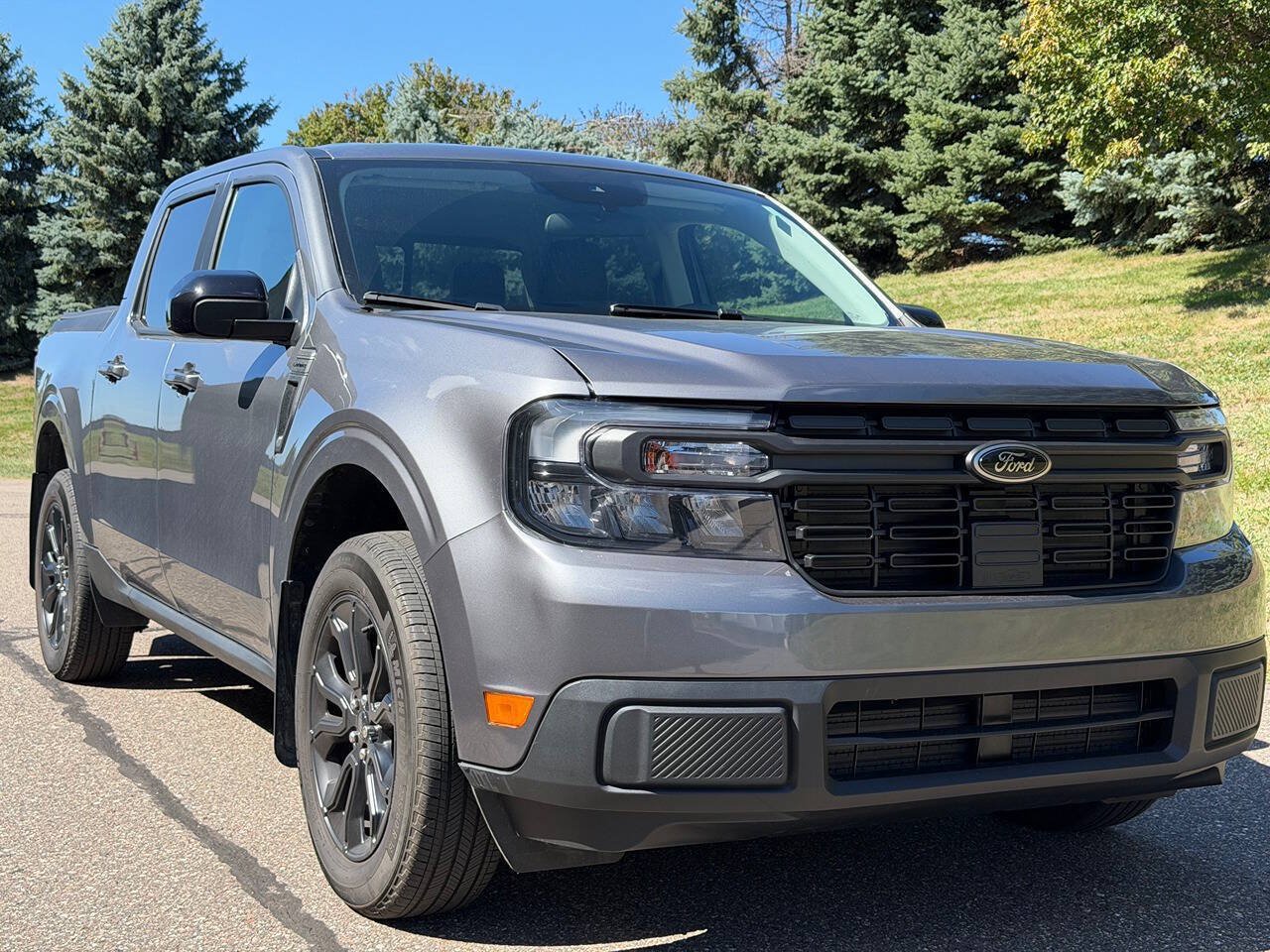 Used 2024 Ford Maverick Lariat w/ Black Appearance Package FWD image 1