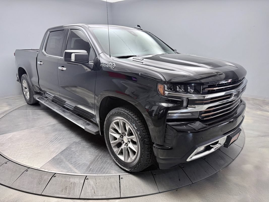 Used 2021 Chevrolet Silverado 1500 High Country w/ Technology Package AWD/4WD image 3