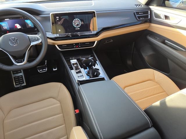 Used 2024 Volkswagen Atlas Cross Sport SEL R-Line image 31