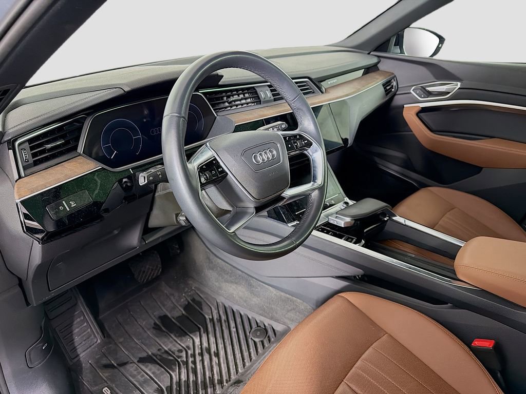 Used 2022 Audi e-tron Premium Plus image 10