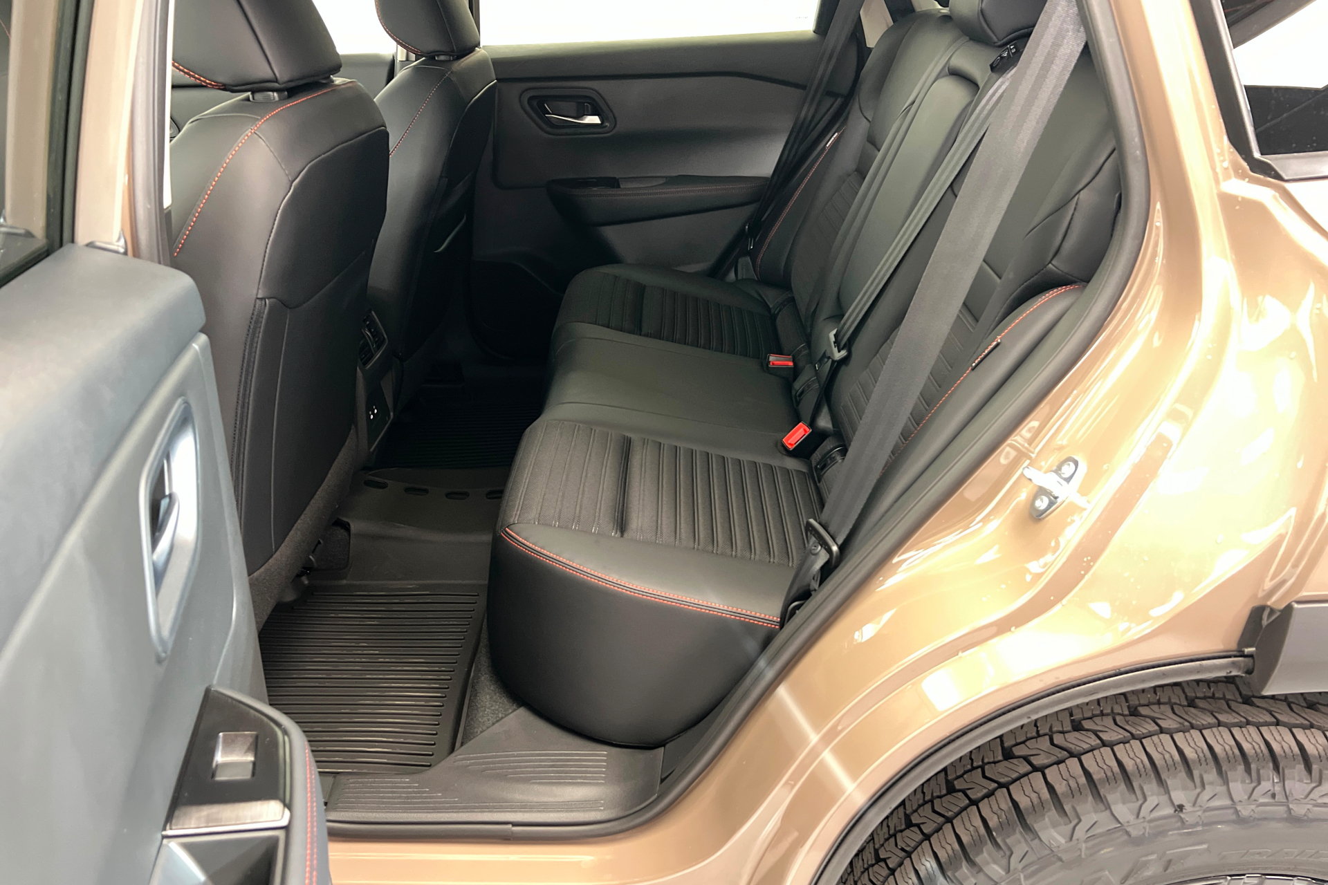 New 2026 Nissan Rogue SV w/ Rock Creek Premium Package AWD/4WD image 21