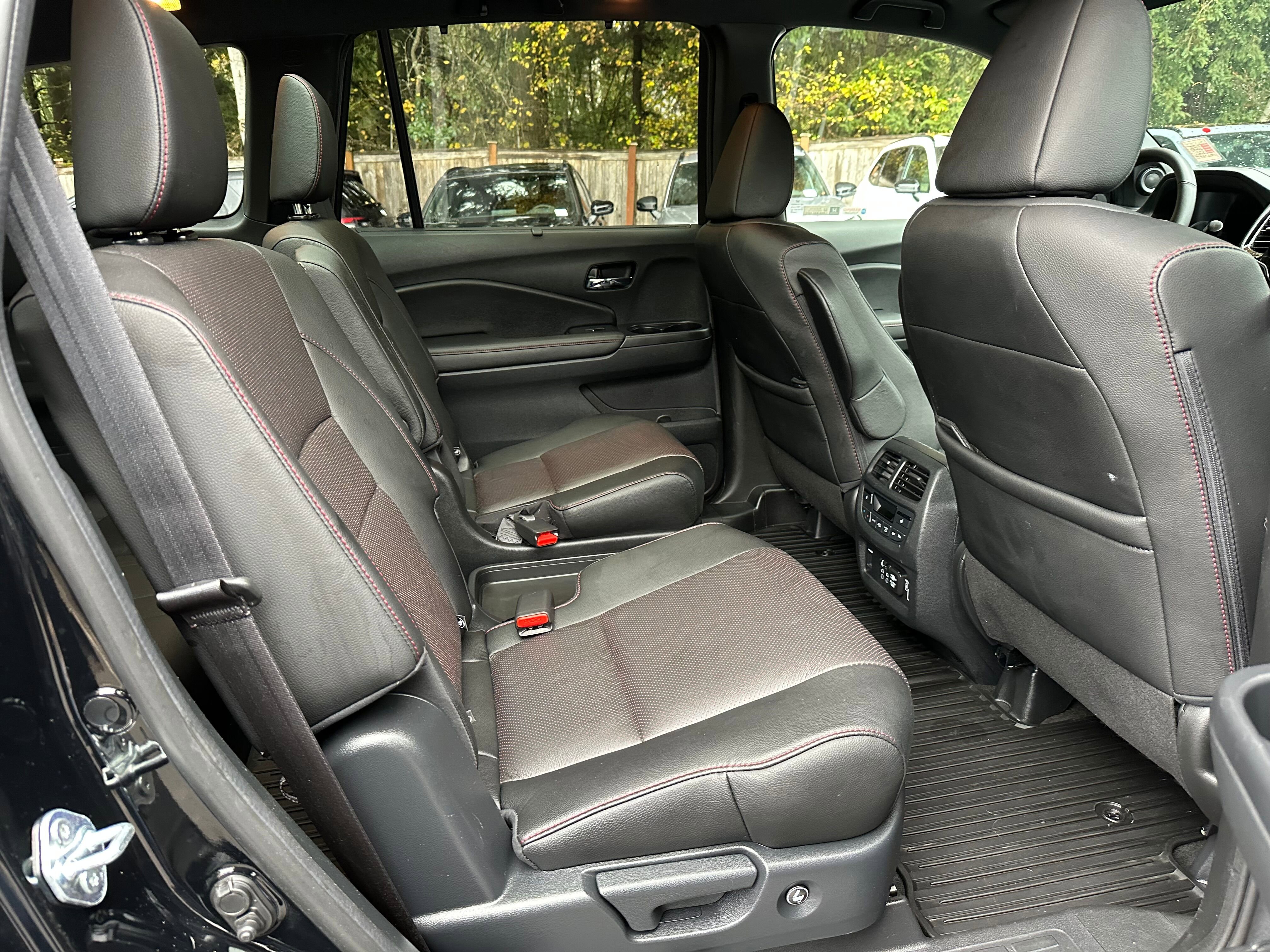 Used 2022 Honda Pilot Black Edition image 12
