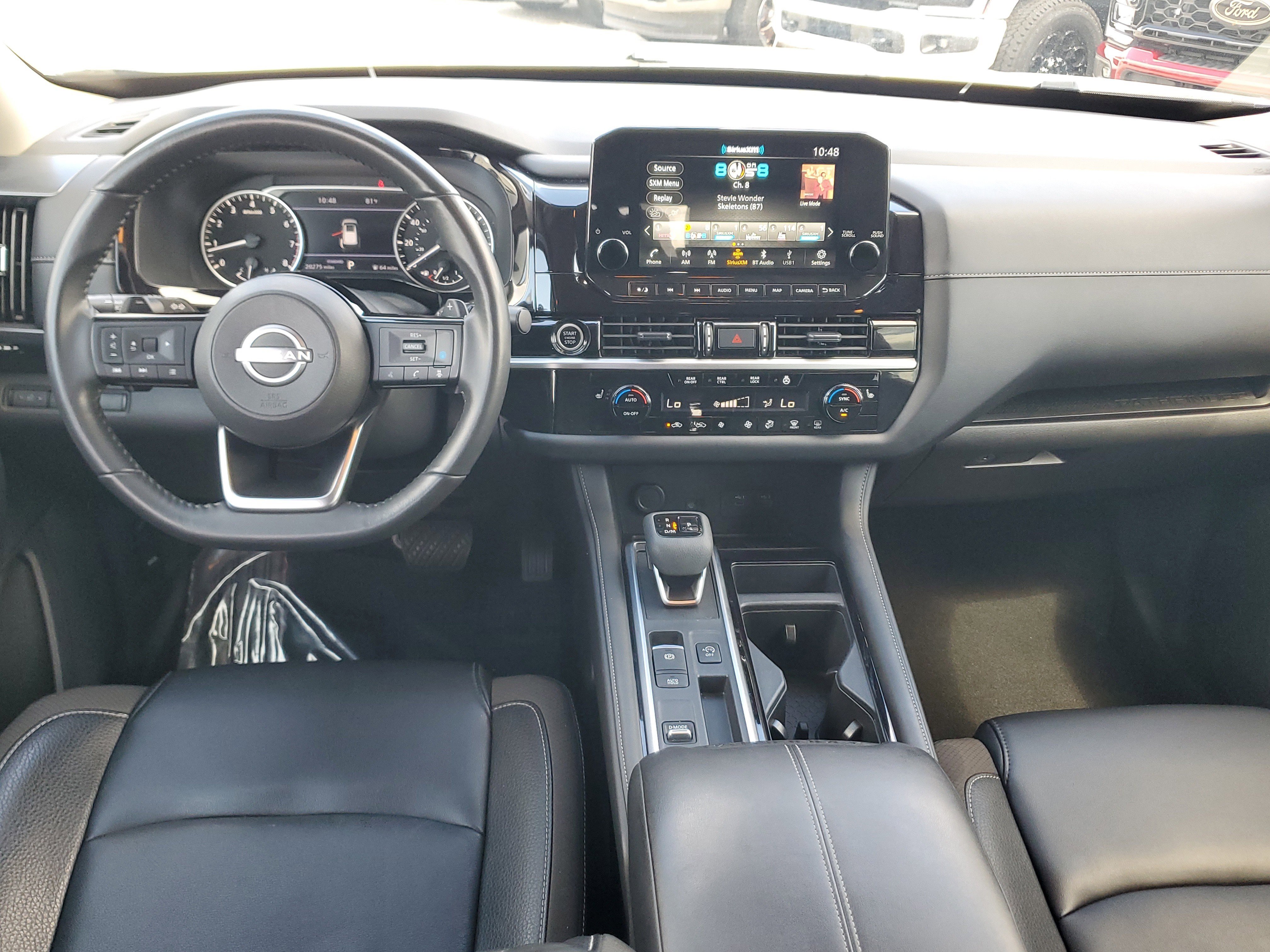 Used 2024 Nissan Pathfinder SL FWD image 18