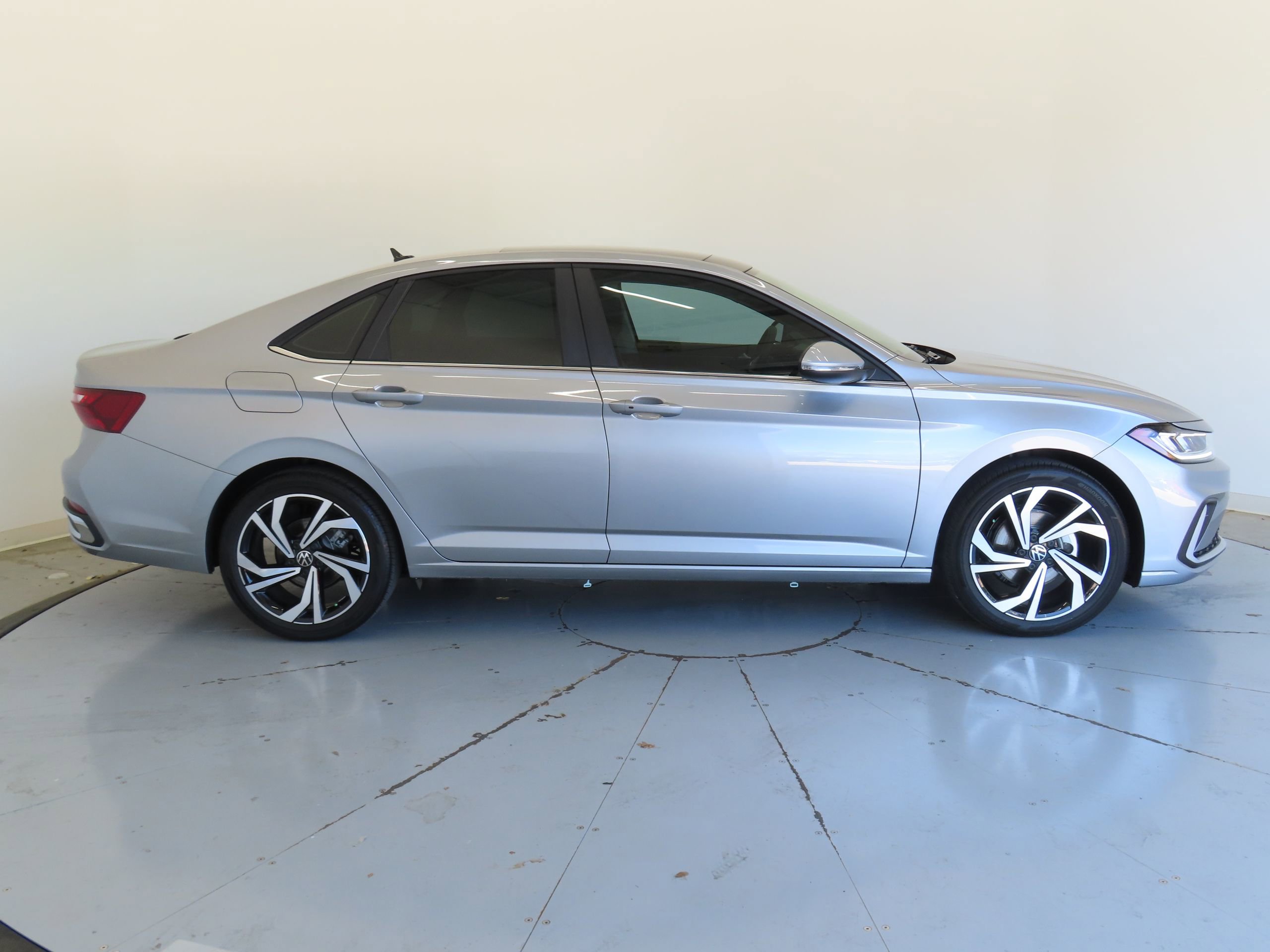 New 2026 Volkswagen Jetta SEL FWD image 2