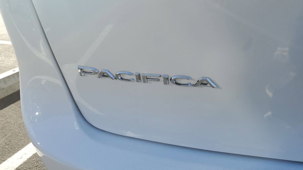 New 2026 Chrysler Pacifica Select image 8