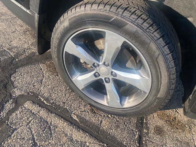 Used 2022 Jeep Grand Cherokee L Limited AWD/4WD image 3