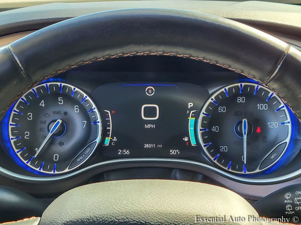 Used 2019 Chrysler Pacifica Touring-L w/ Advanced Safetytec Group image 17