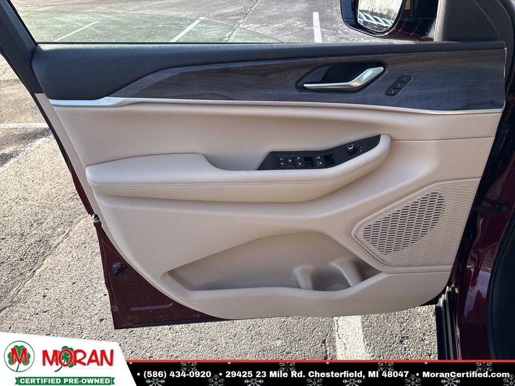 Used 2023 Jeep Grand Cherokee L Limited image 9