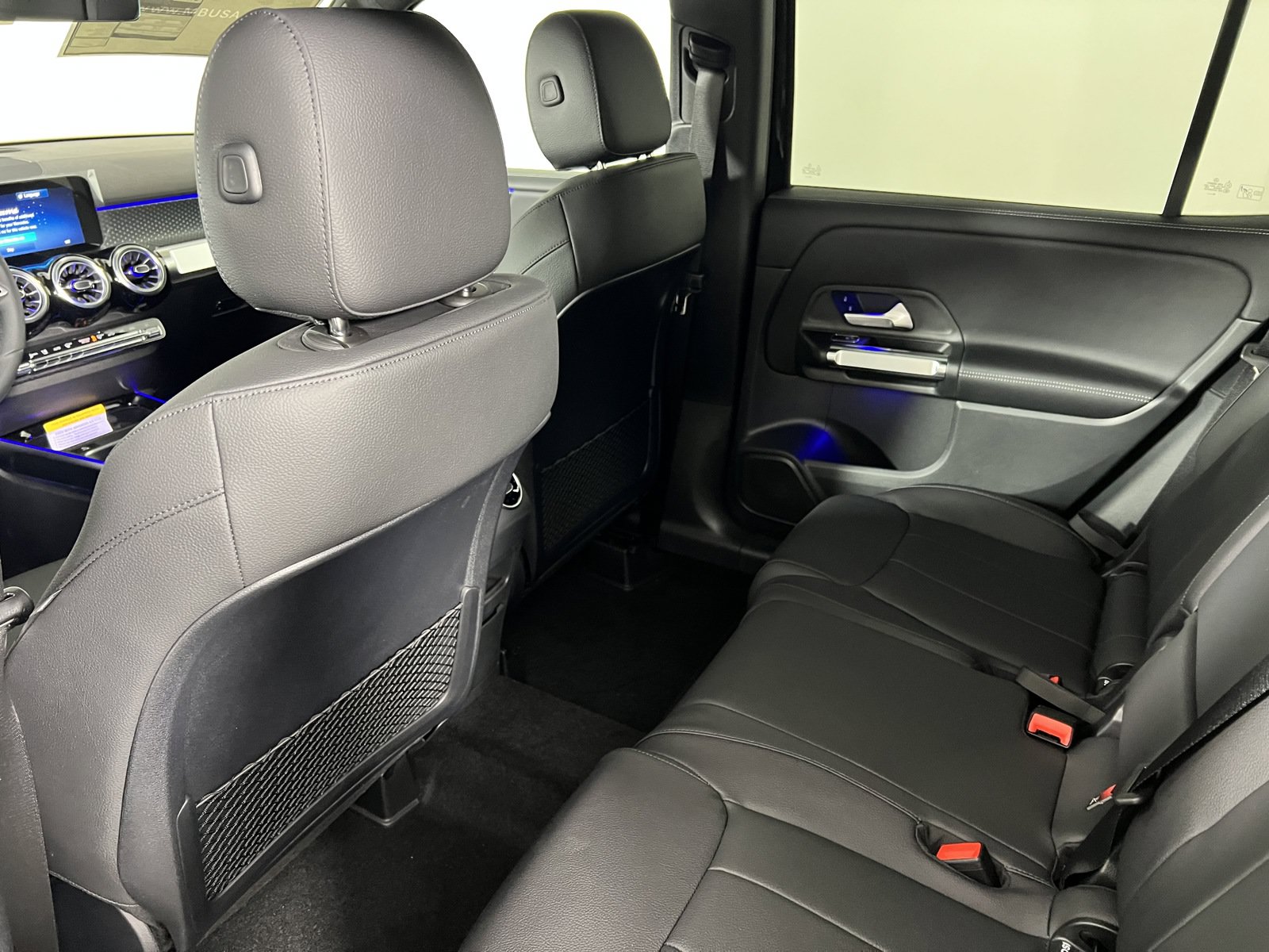 Used 2025 Mercedes-Benz GLB 250 image 21
