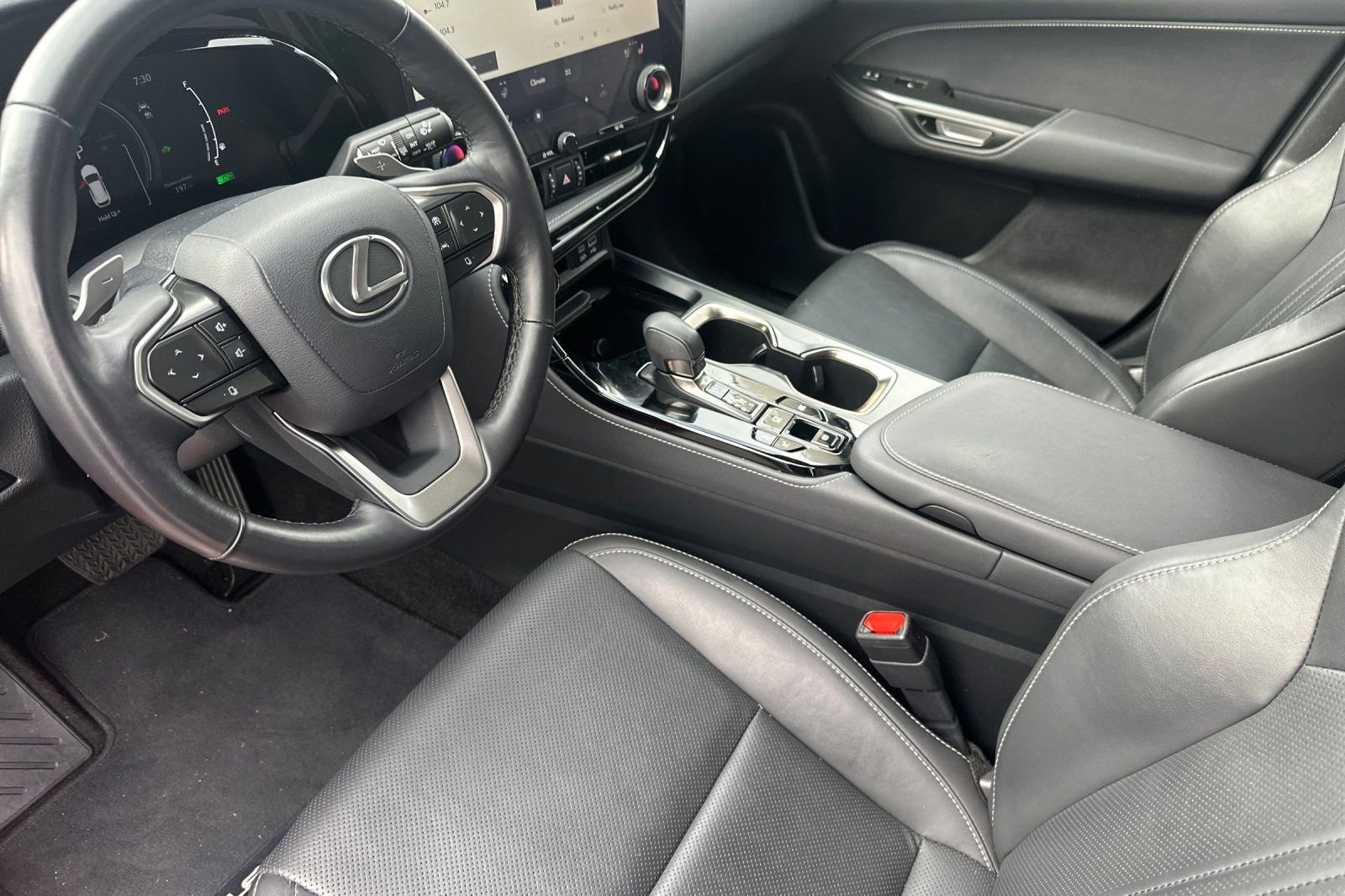 Used 2024 Lexus NX 350h AWD w/ Premium Package image 11