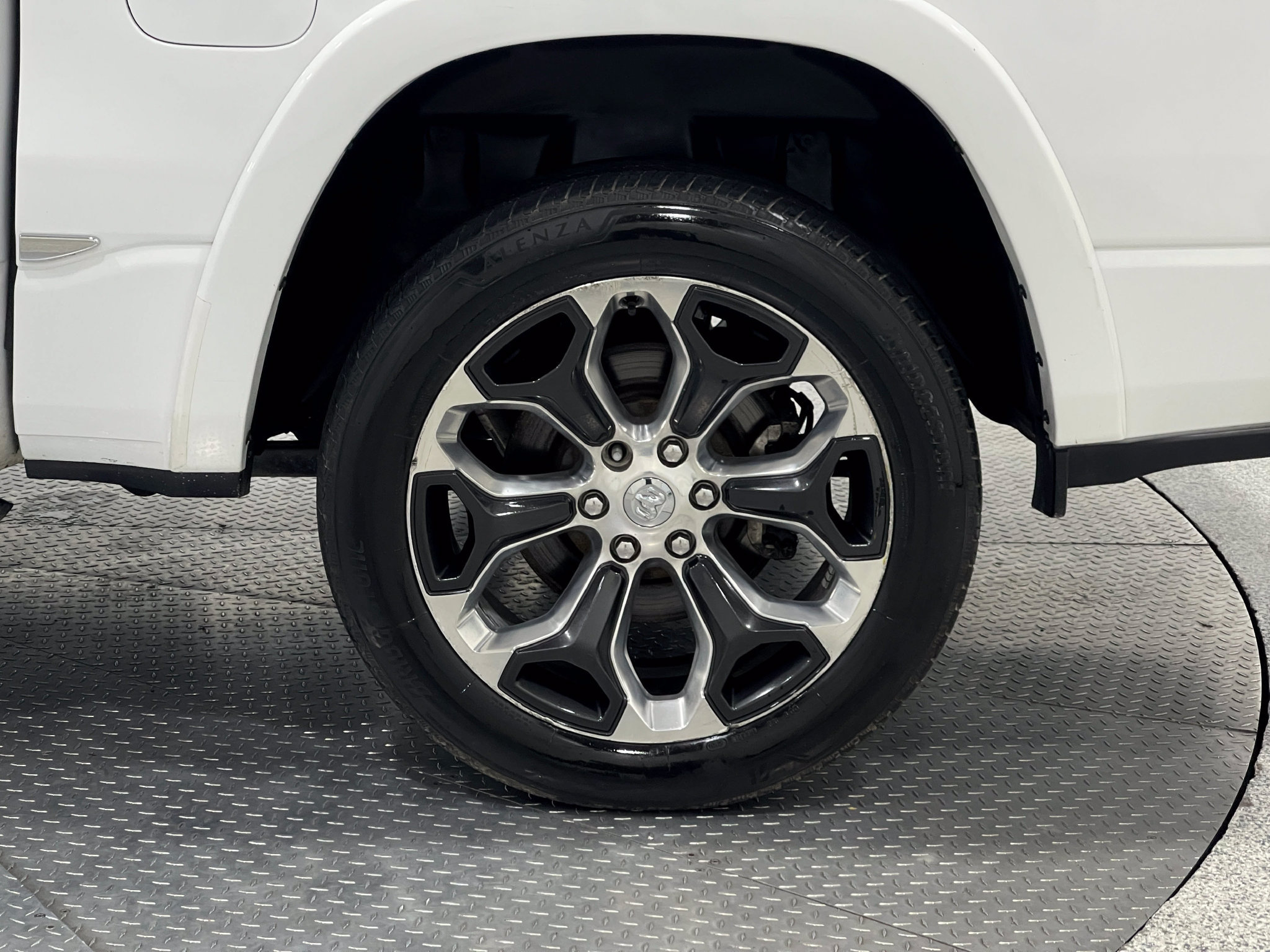 Used 2022 RAM 1500 Limited AWD/4WD image 33