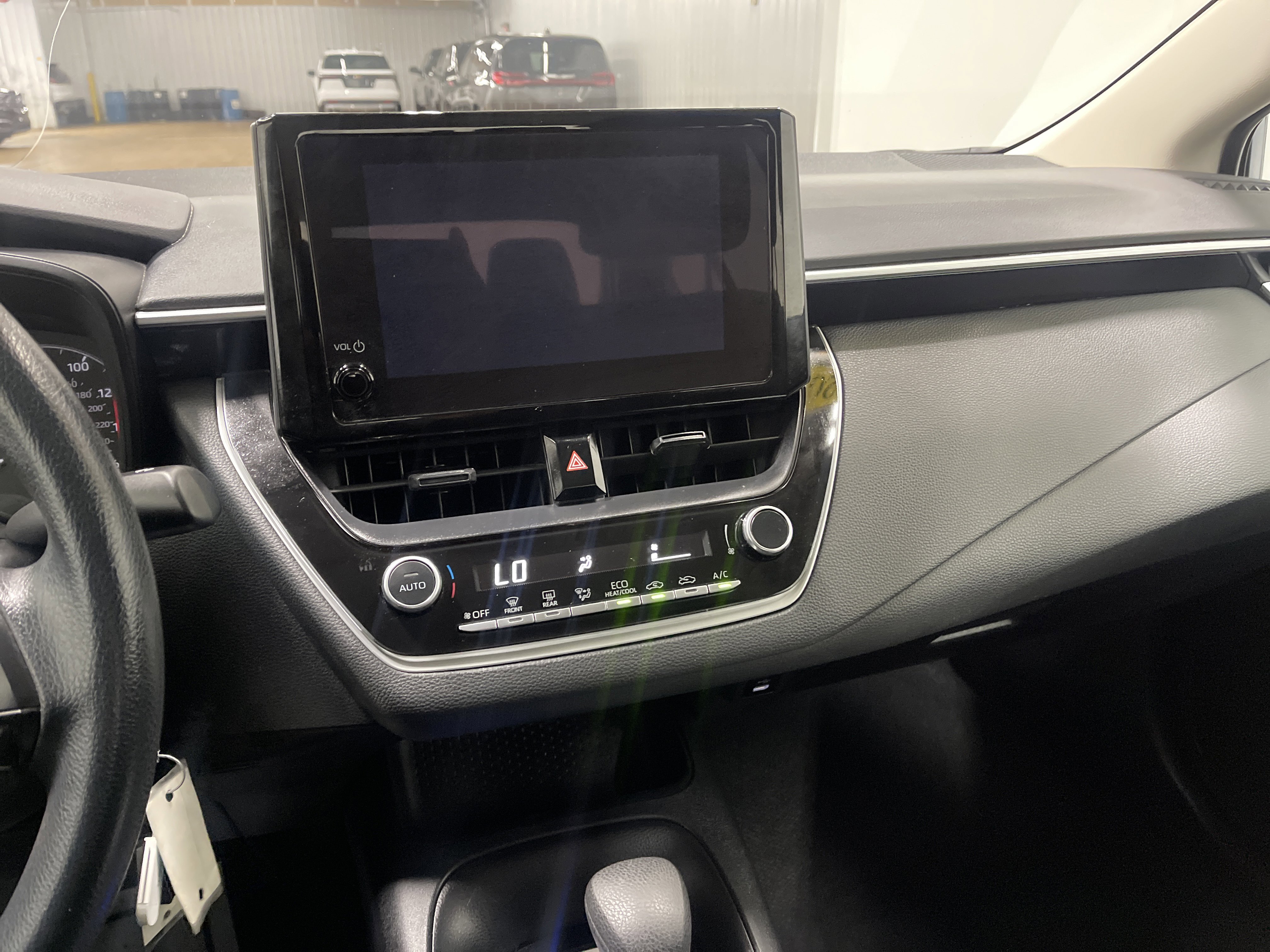 Used 2024 Toyota Corolla LE image 29