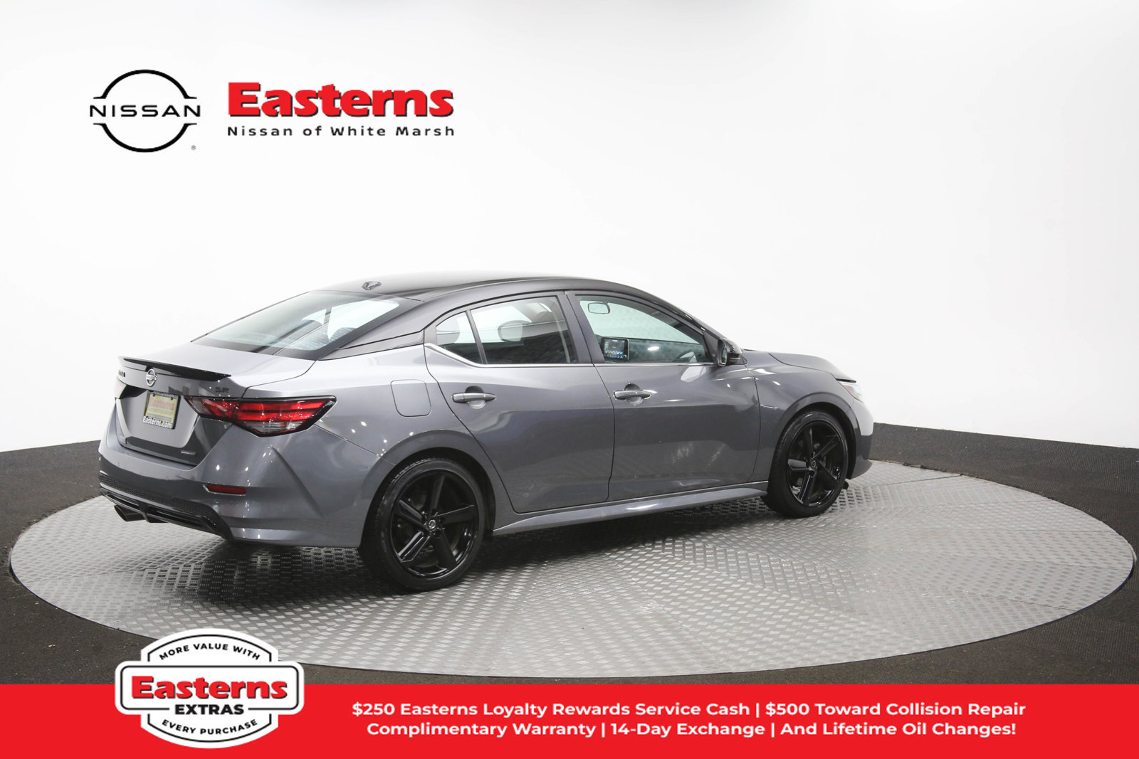 Used 2023 Nissan Sentra SR w/ Midnight Edition Package FWD image 39