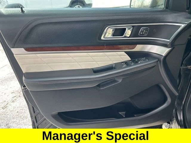 Used 2019 Ford Explorer Platinum image 12
