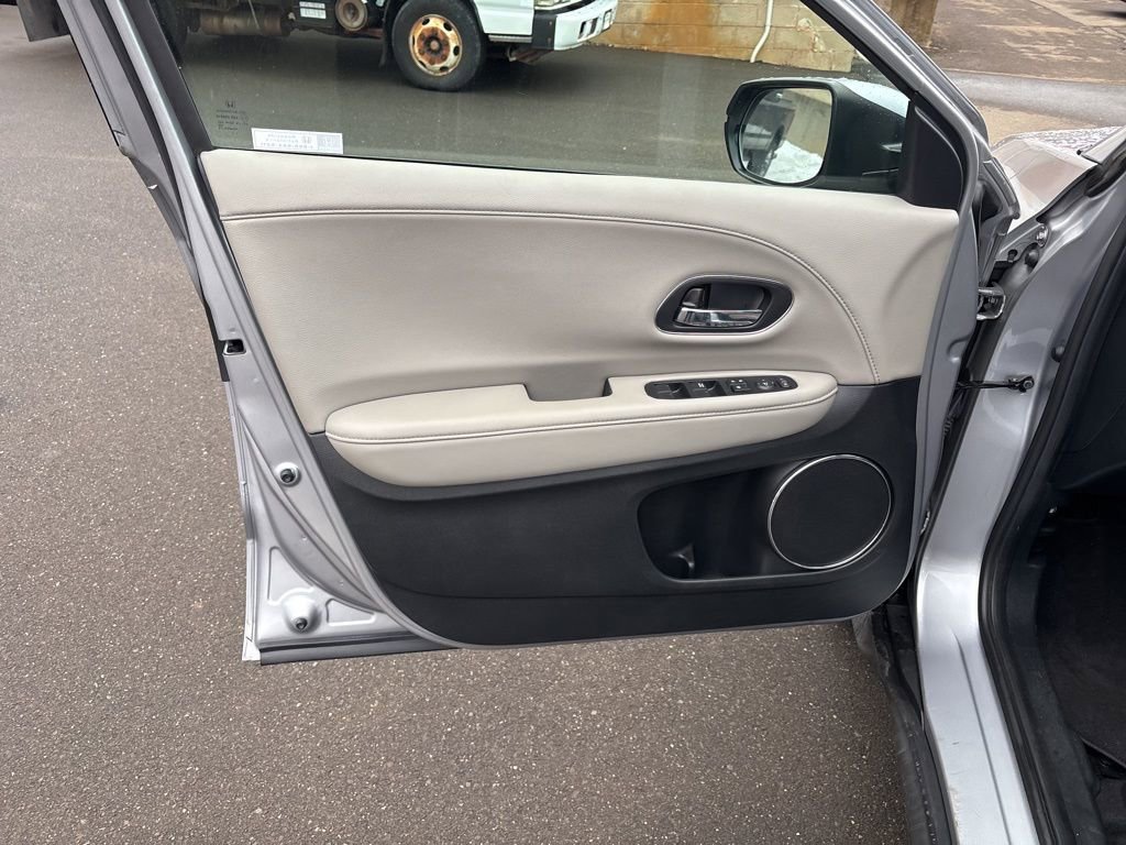 Used 2022 Honda HR-V EX-L image 11