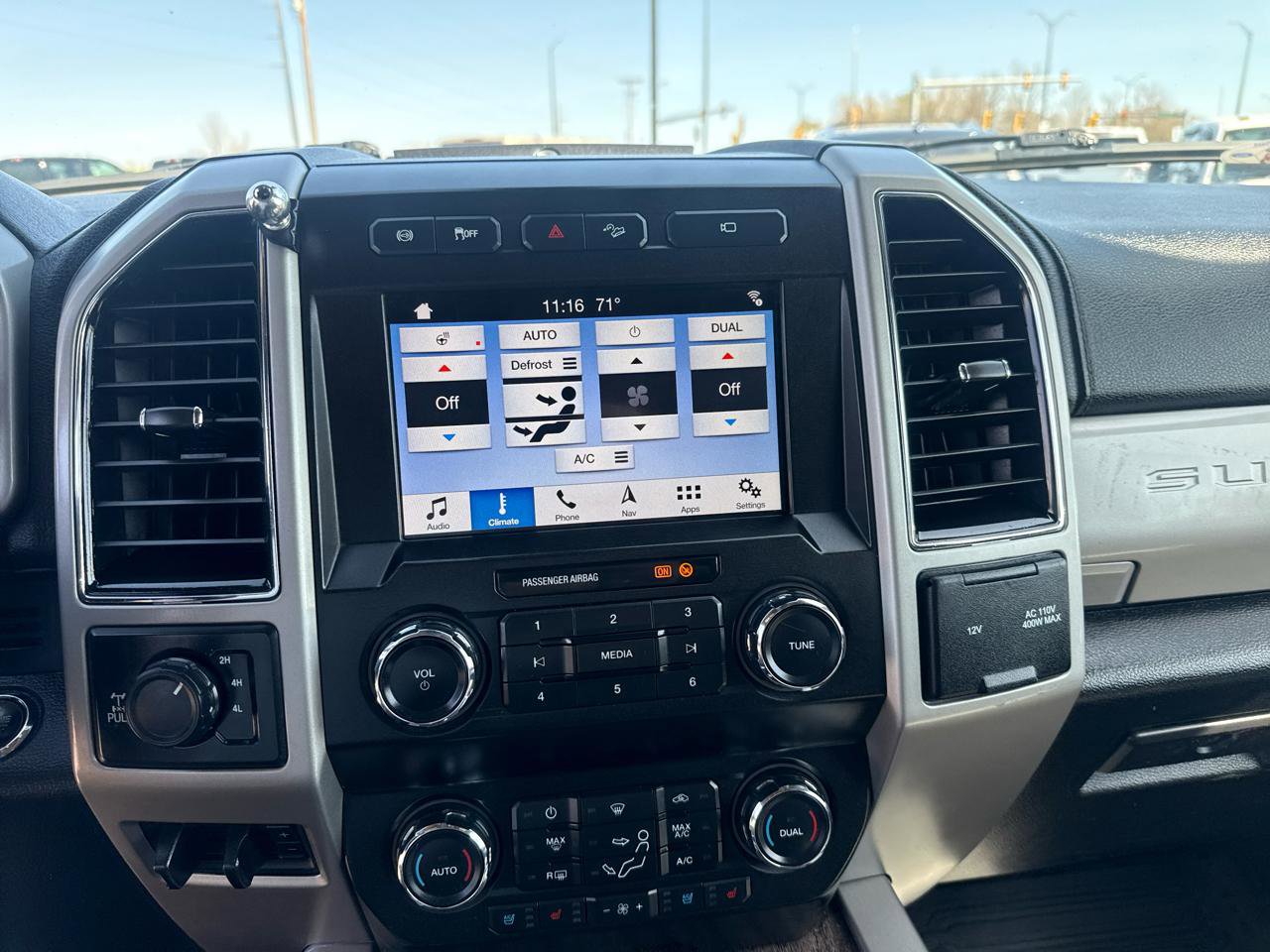 Used 2019 Ford F350 Lariat w/ Lariat Ultimate Package AWD/4WD image 25