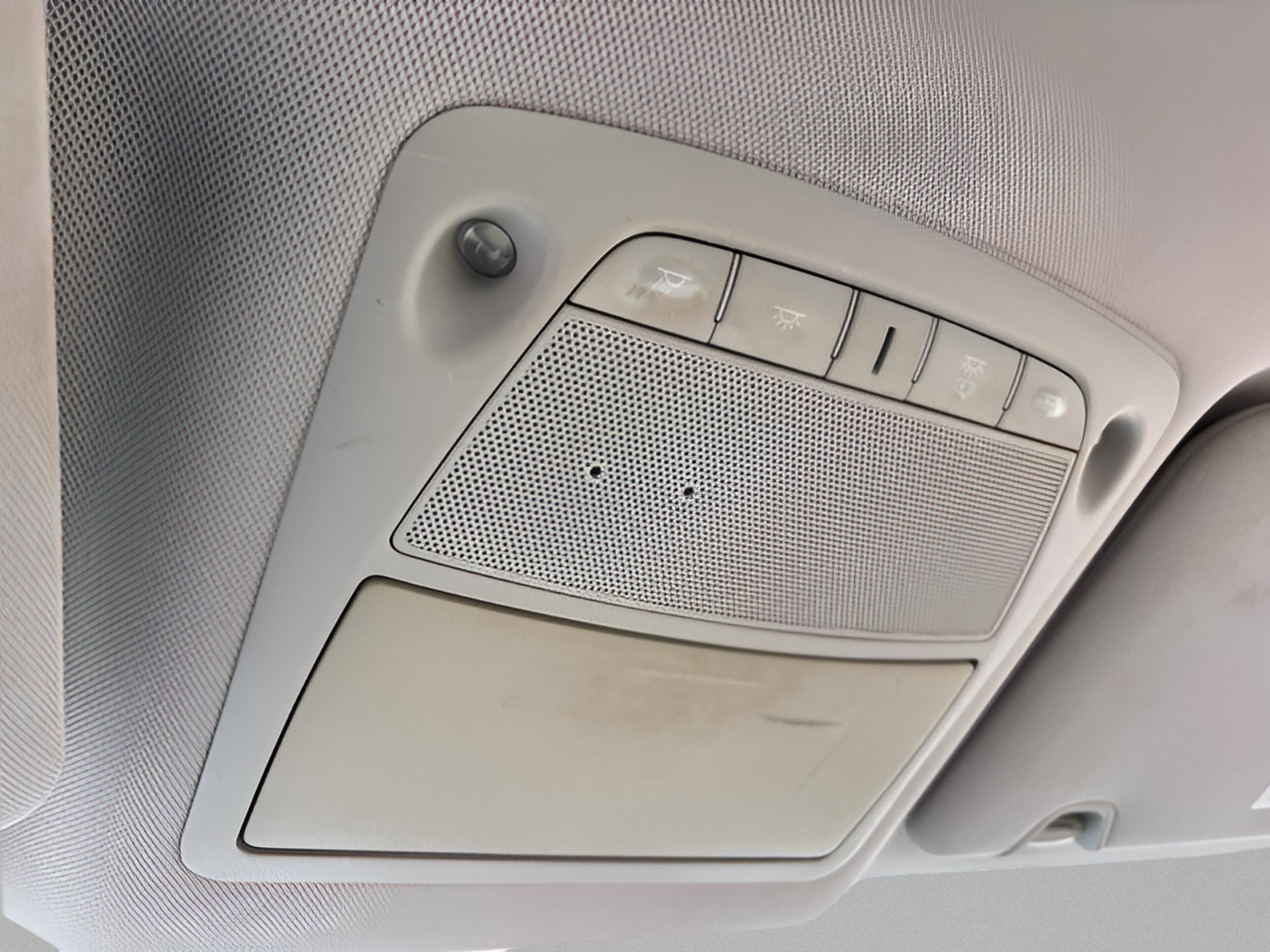 Used 2017 Nissan Rogue S image 9