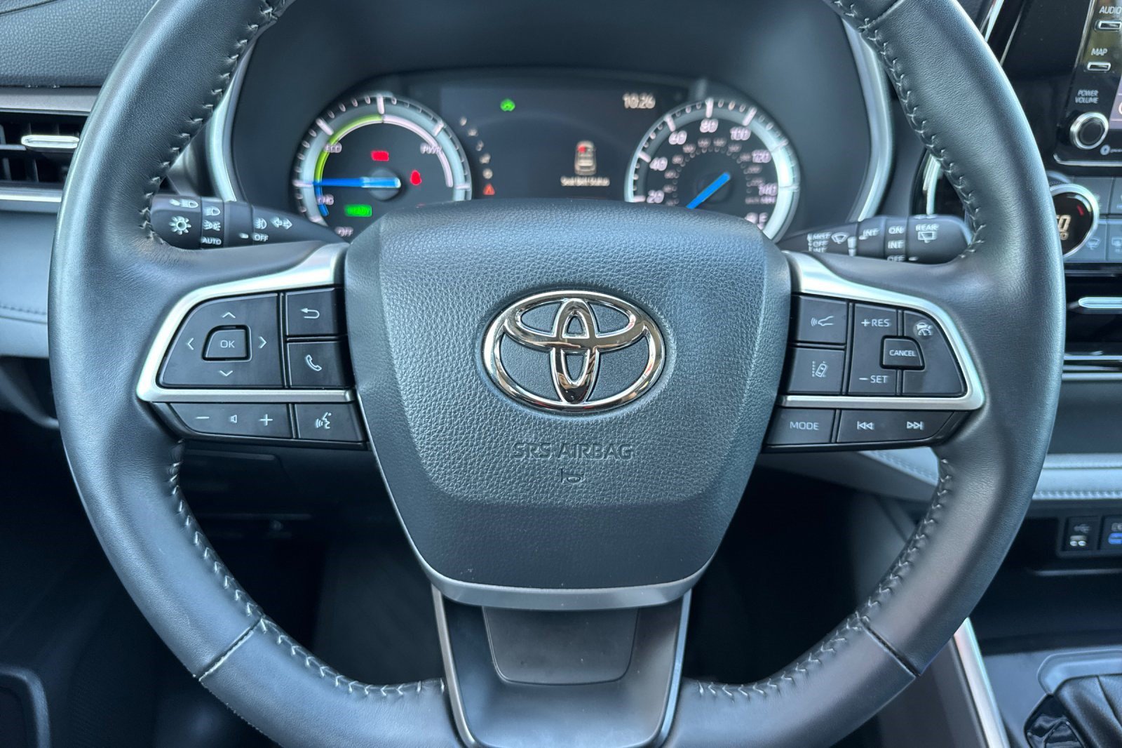 Used 2022 Toyota Highlander XLE AWD/4WD image 11
