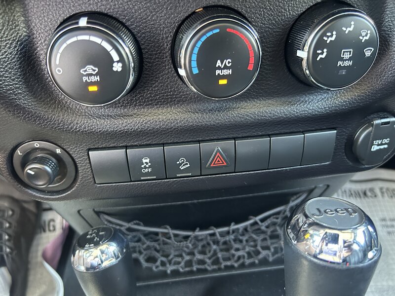 Used 2016 Jeep Wrangler Unlimited Sport w/ Quick Order Package 24S AWD/4WD image 13
