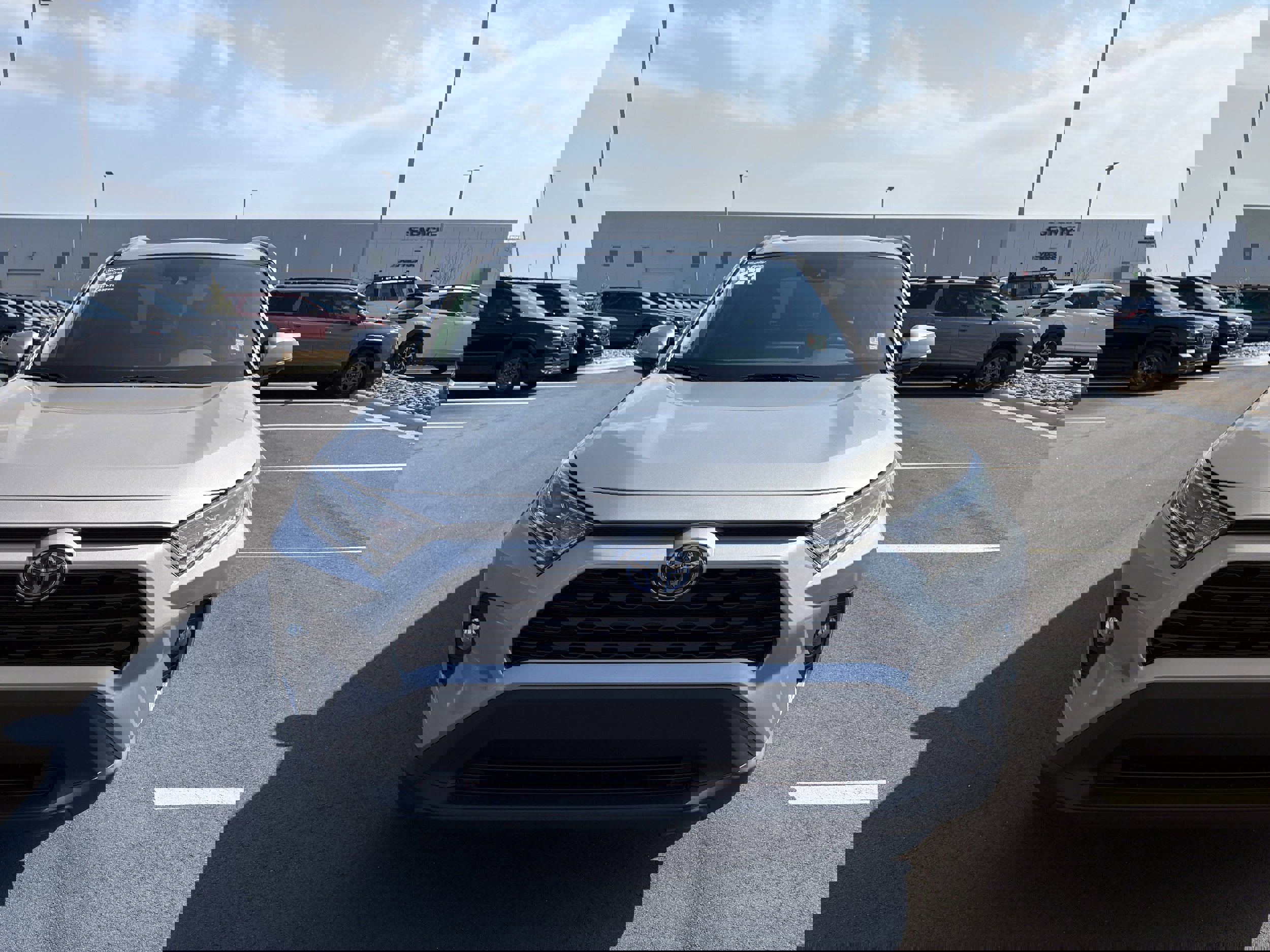 Used 2021 Toyota RAV4 XLE Premium image 2