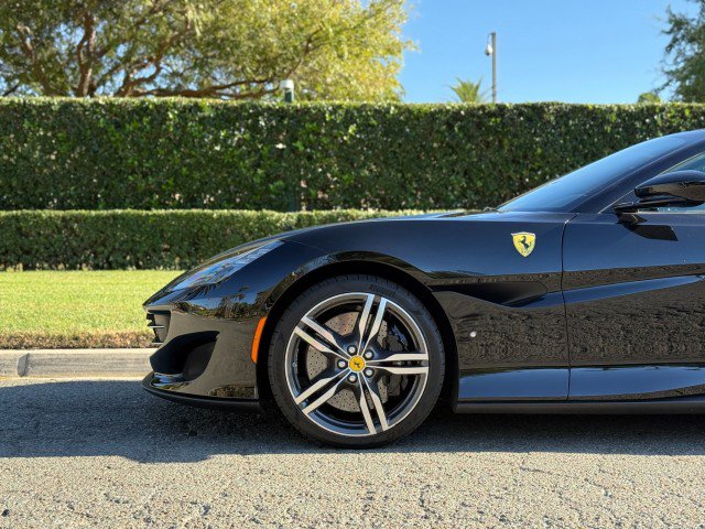 Used 2019 Ferrari Portofino RWD image 3