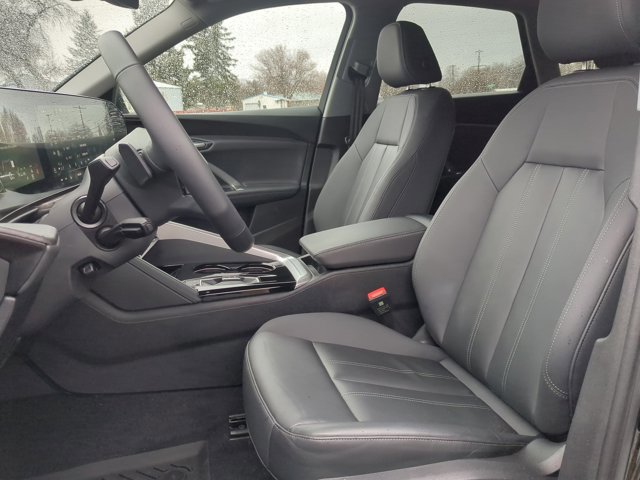 Used 2025 Audi Q5 Premium w/ Convenience Package image 17