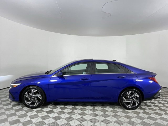 Used 2025 Hyundai Elantra SEL image 8