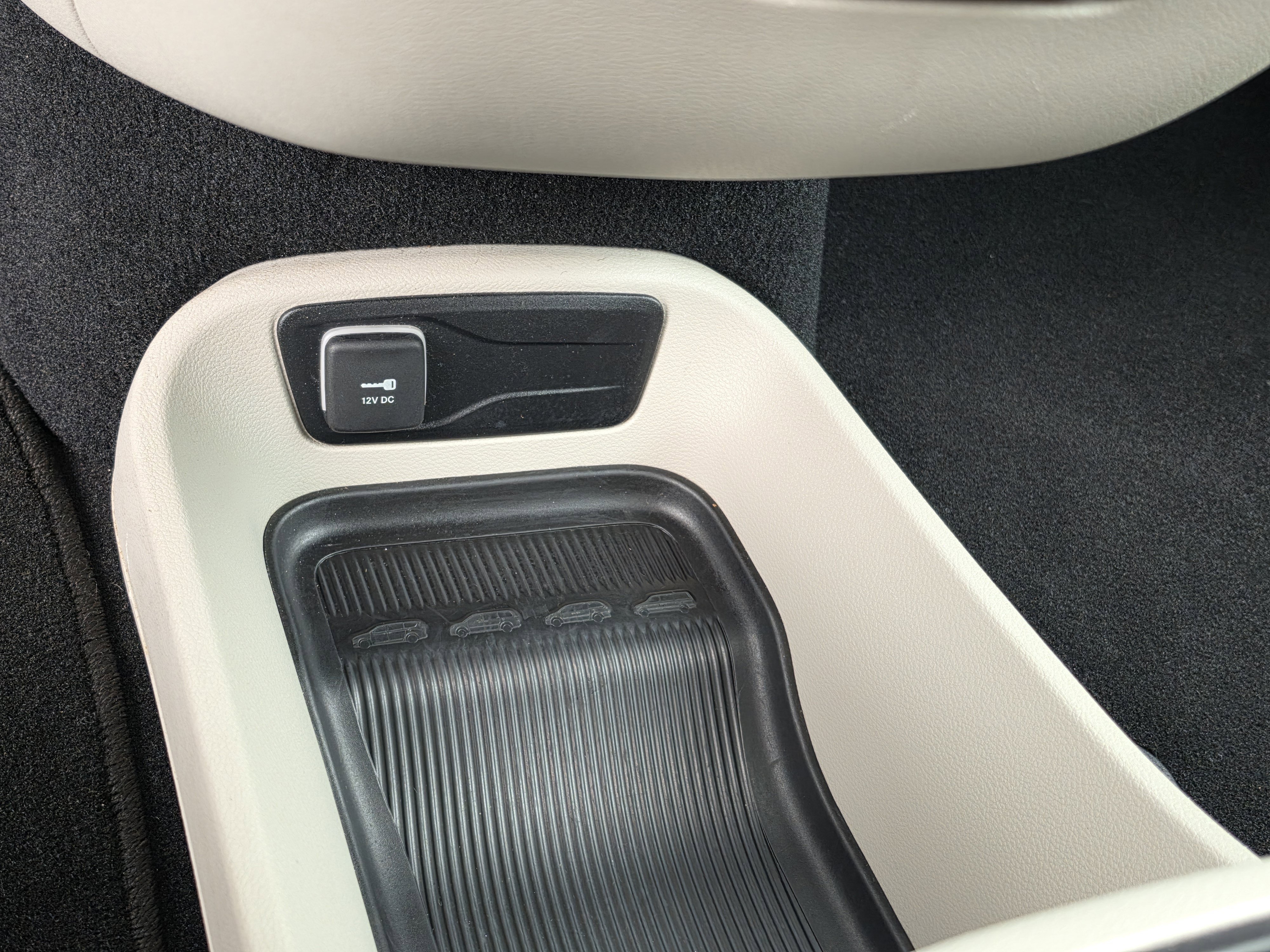 Used 2023 Chrysler Pacifica Touring-L FWD image 31