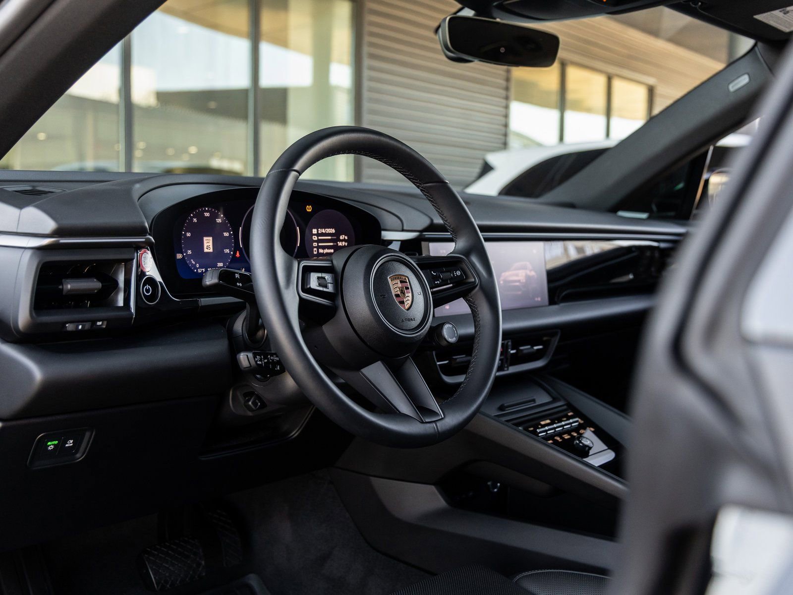 Certified 2025 Porsche Macan Electric image 4