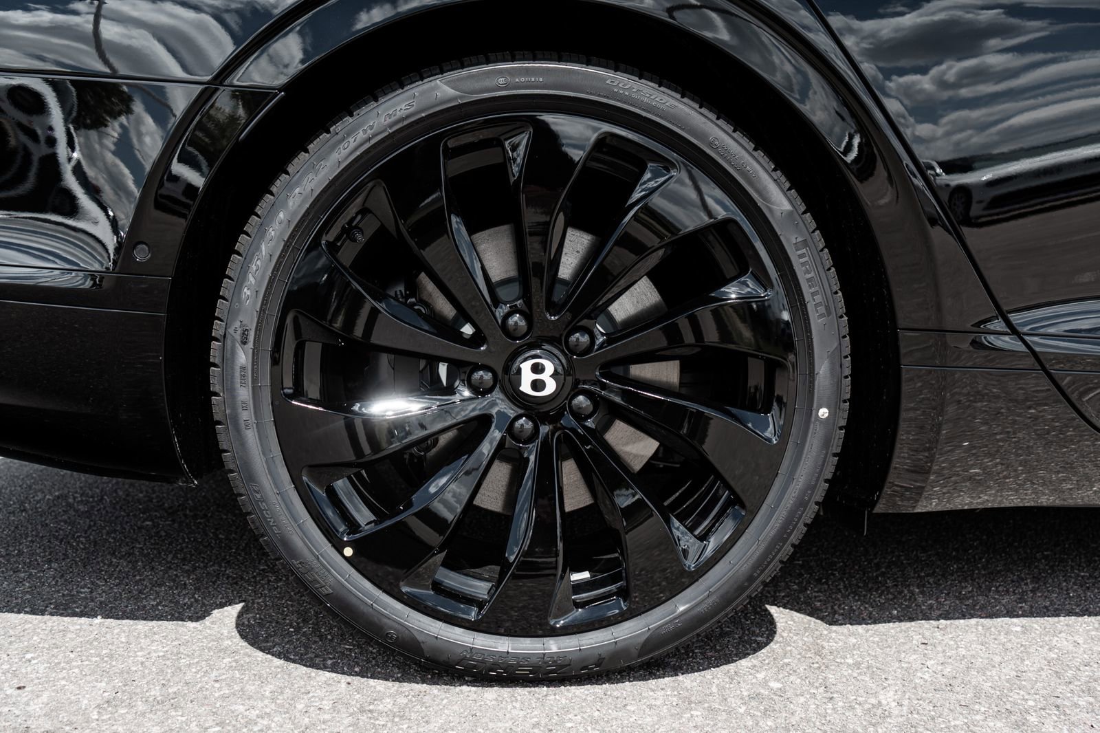 New 2026 Bentley Flying Spur Plug-In Hybrid AWD/4WD image 15