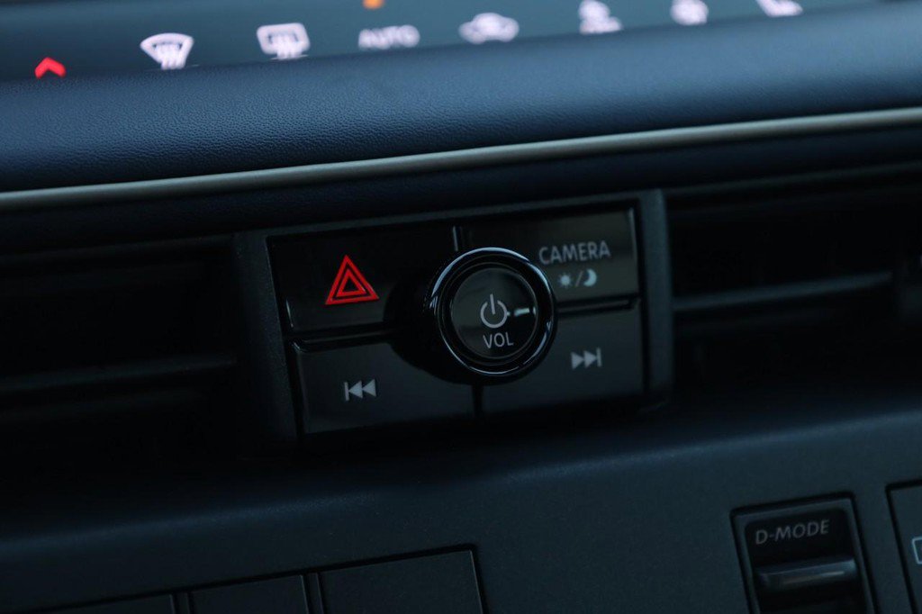 New 2026 Nissan Leaf Platinum+ w/ Cargo Package (Platinum+) image 16