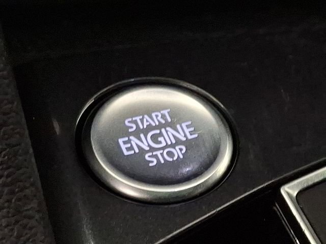 Used 2021 Volkswagen Tiguan SE R-Line image 23