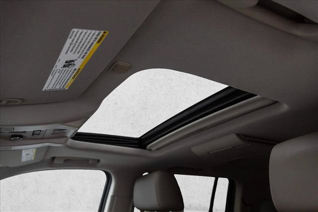 Used 2015 Chevrolet Suburban LTZ AWD/4WD image 11