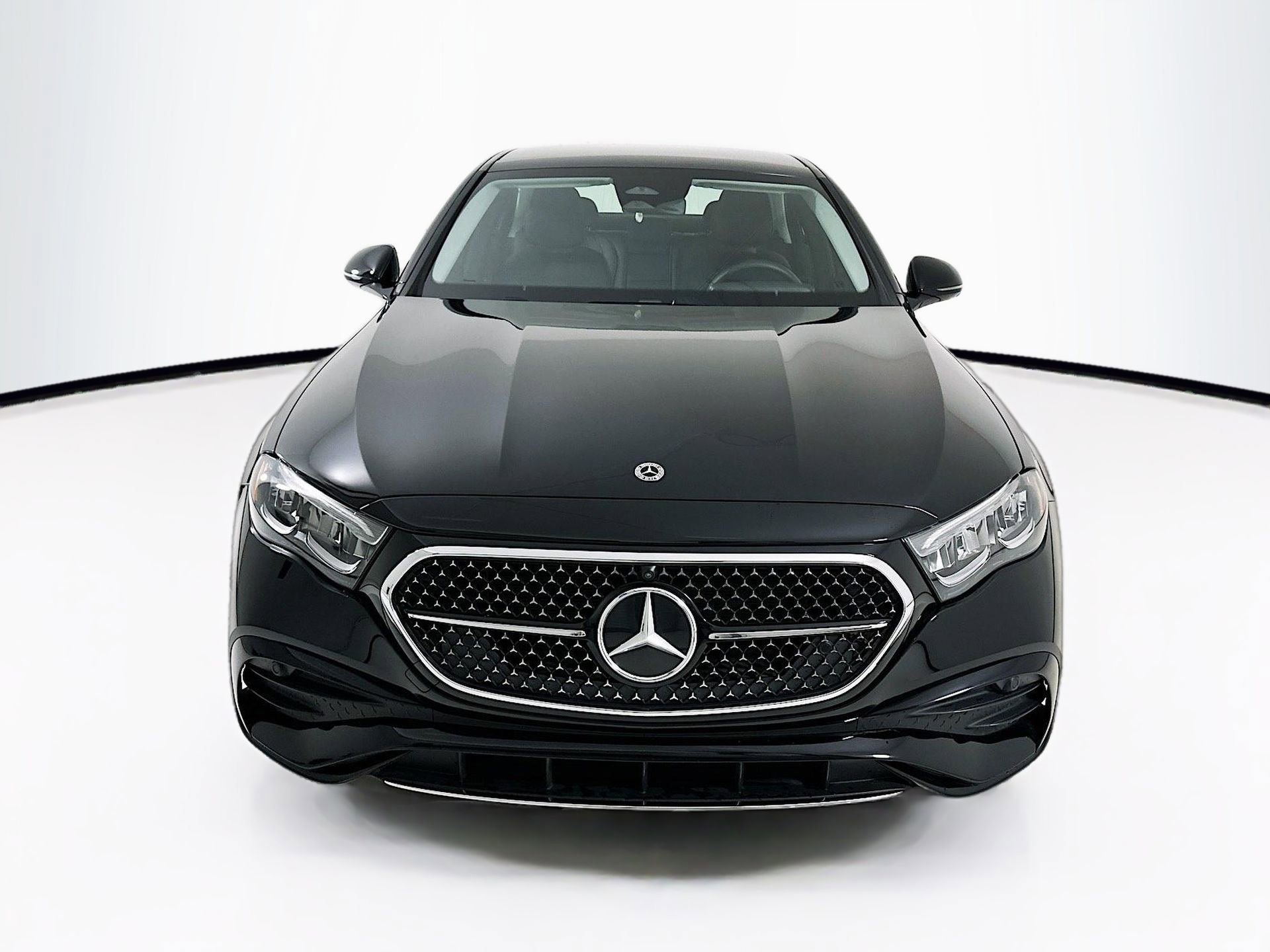 Used 2025 Mercedes-Benz E 350 Sedan image 2