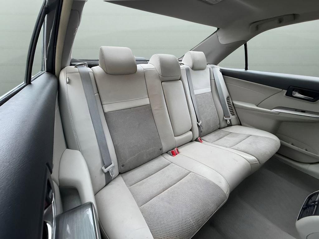 Used 2014 Toyota Camry XLE w/ Leather Package image 18