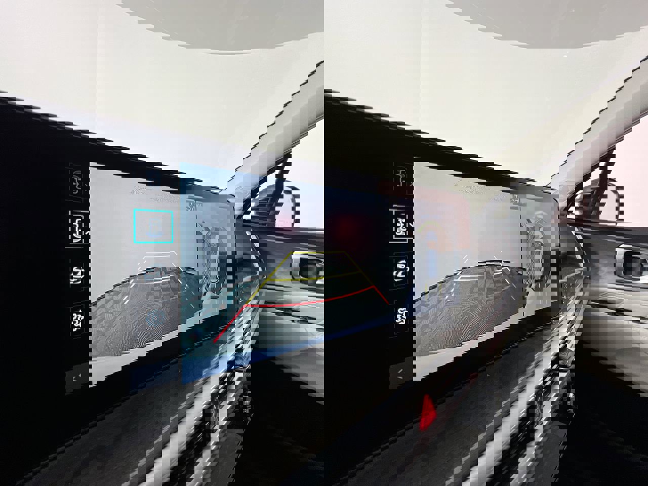 Certified 2025 Kia Sorento SX AWD/4WD image 25