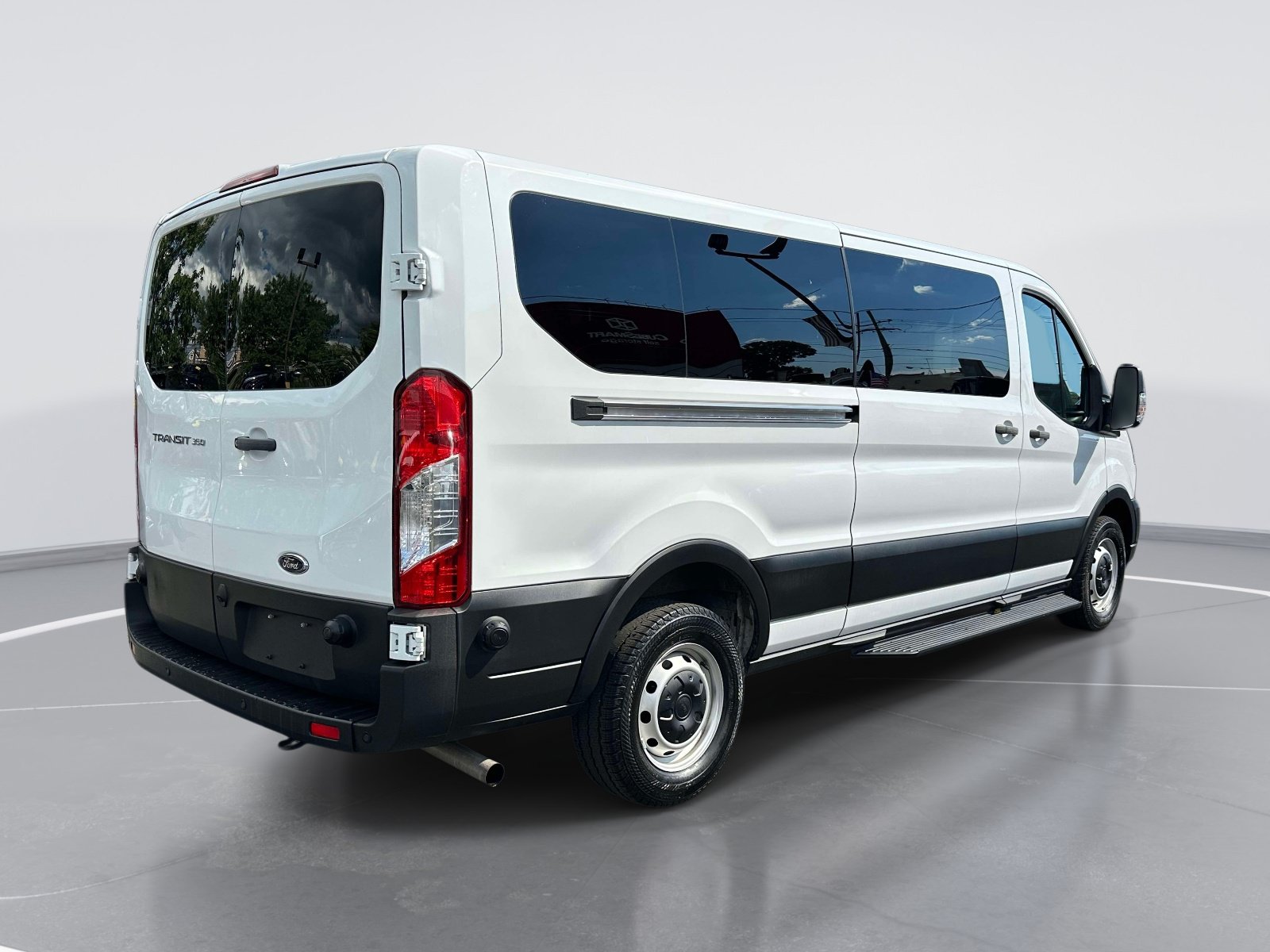 Used 2024 Ford Transit 350 XL RWD image 5