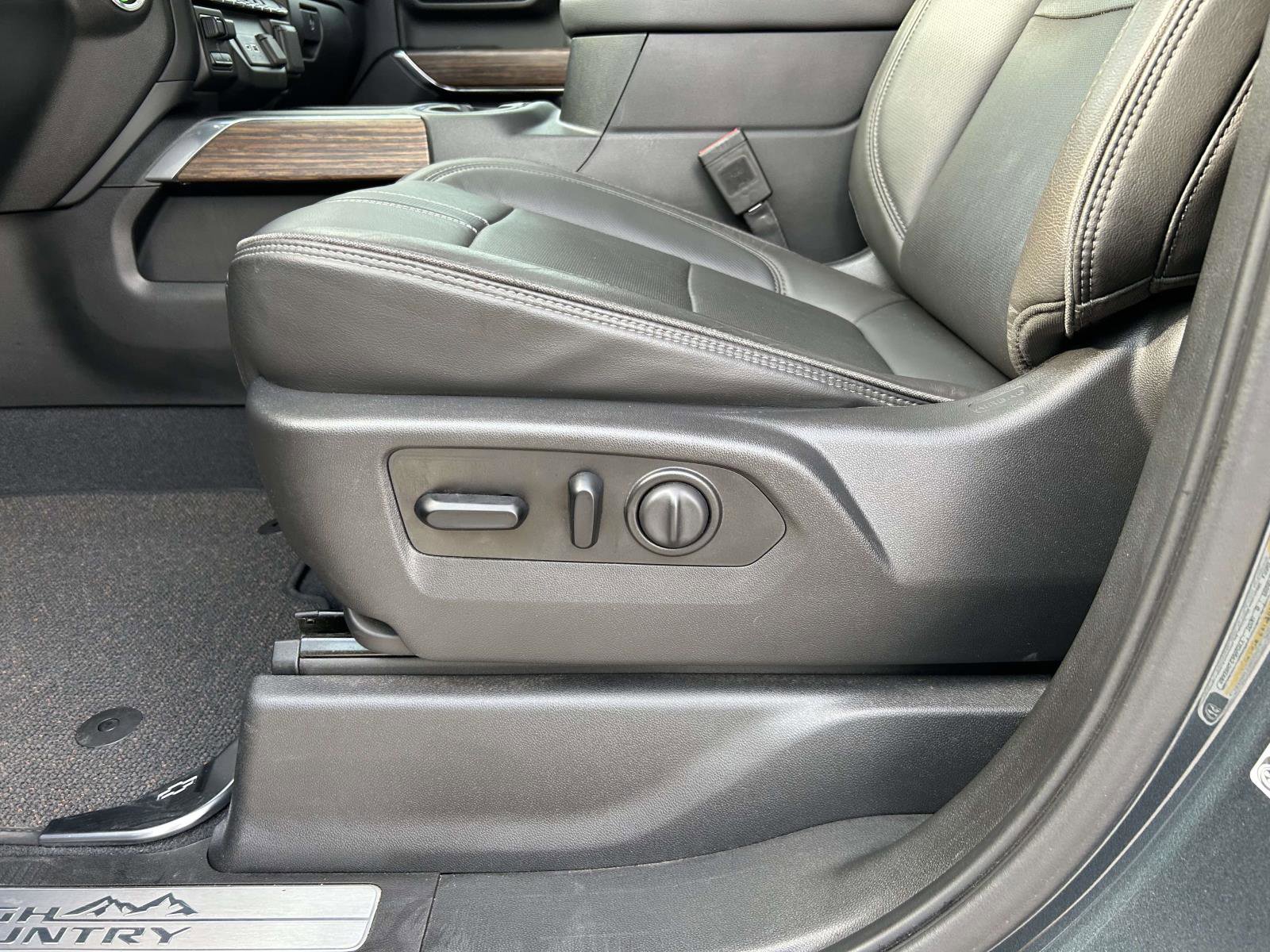 Used 2020 Chevrolet Silverado 2500 High Country w/ Z71 Off-Road Package image 18