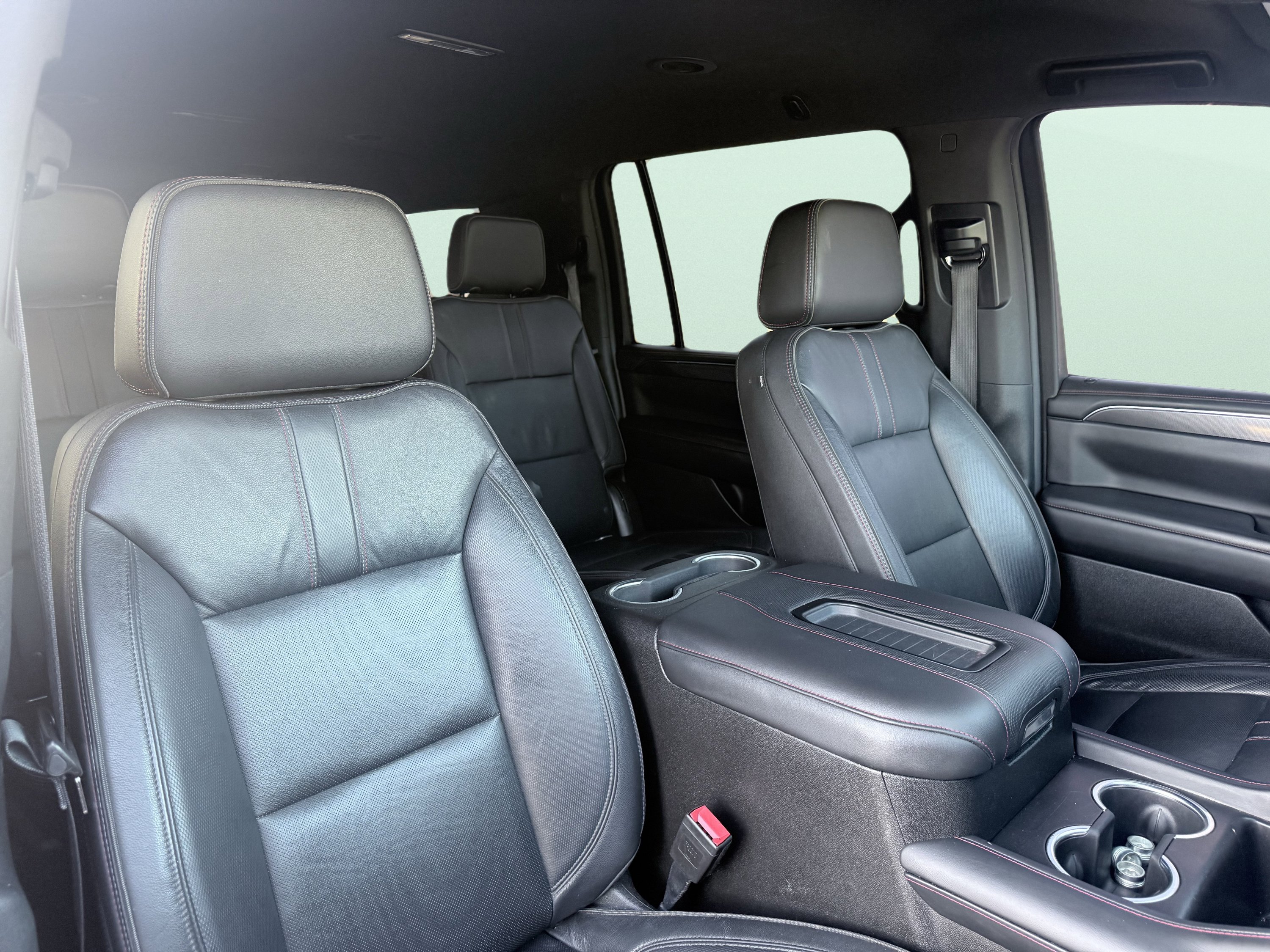 Used 2021 Chevrolet Suburban RST w/ Luxury Package AWD/4WD image 39