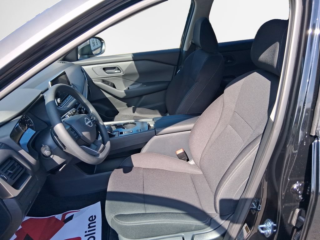 Used 2026 Nissan Rogue S FWD image 12