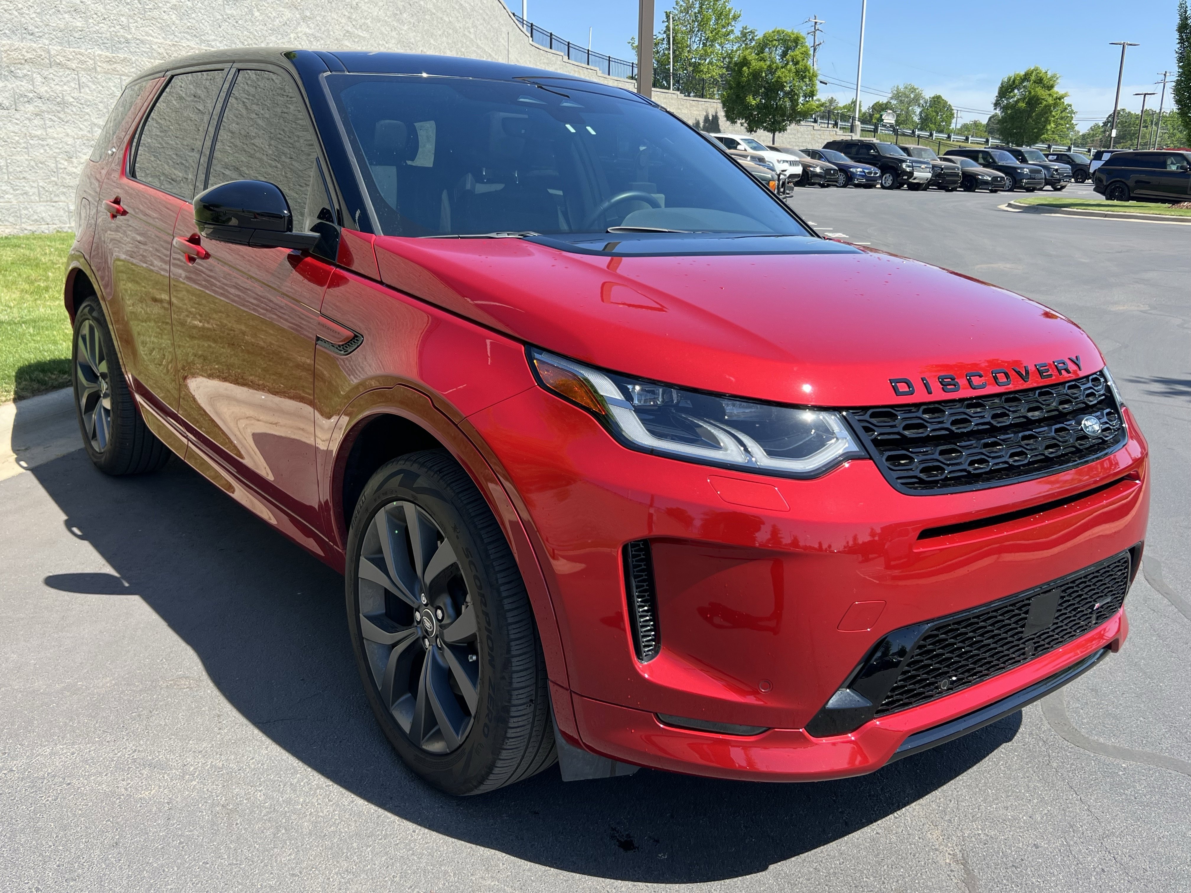 Used 2023 Land Rover Discovery Sport SE R-Dynamic image 9