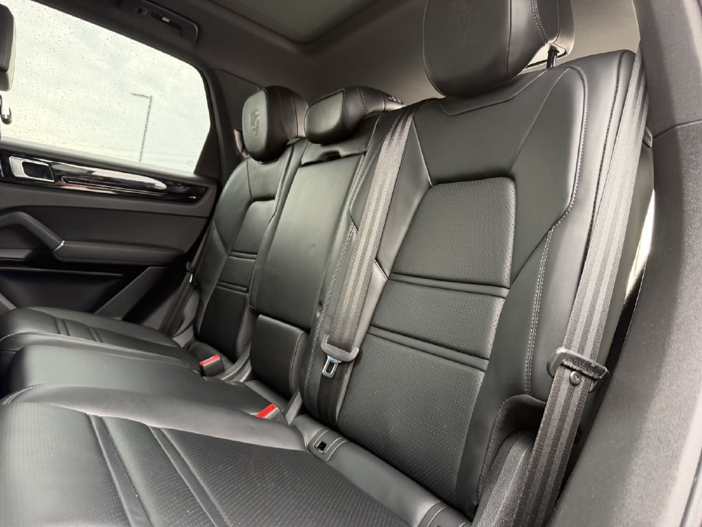 Used 2021 Porsche Cayenne S AWD/4WD image 23
